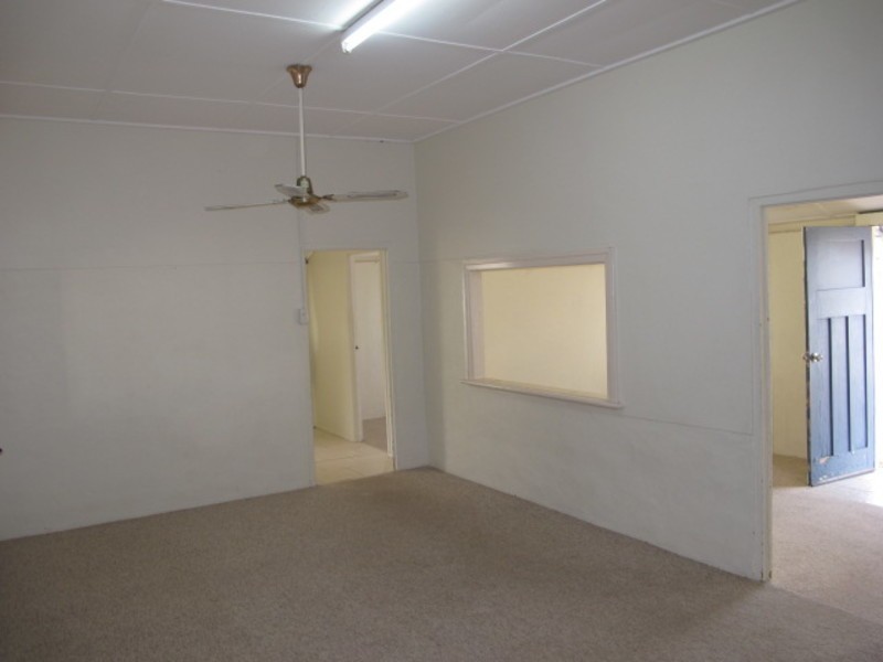 85 Esplanade, Bowen QLD 4805