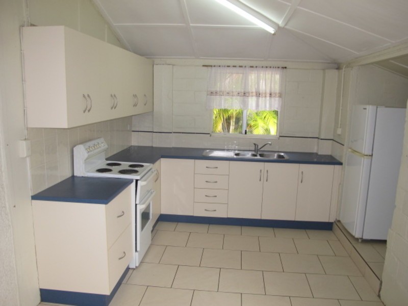 85 Esplanade, Bowen QLD 4805