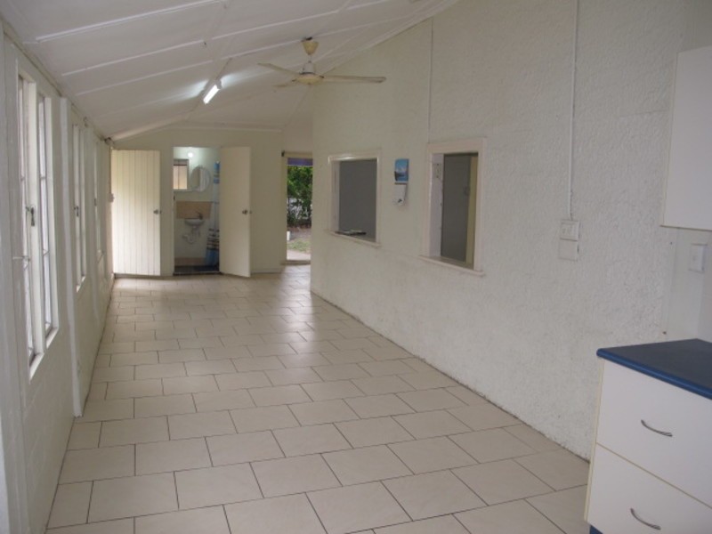 85 Esplanade, Bowen QLD 4805