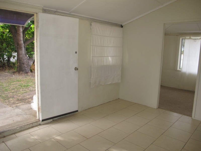 85 Esplanade, Bowen QLD 4805