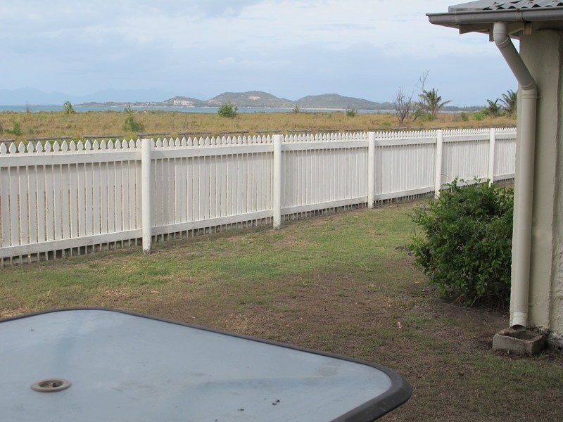 85 Esplanade, Bowen QLD 4805