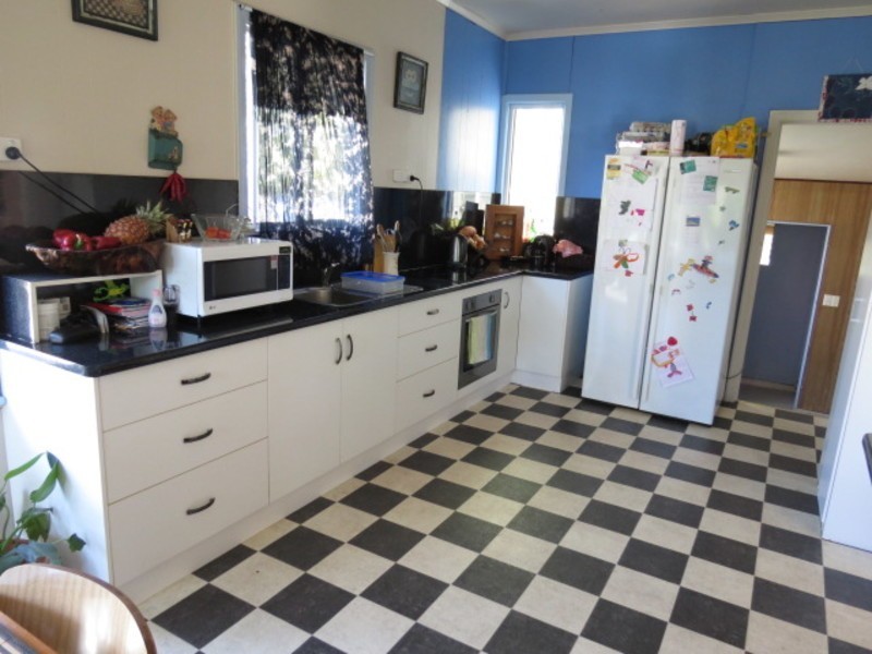 51 Reynolds Street, Bowen QLD 4805