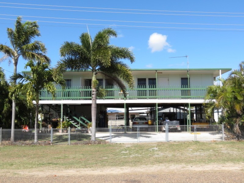 69 Whyte Avenue, Bowen QLD 4805