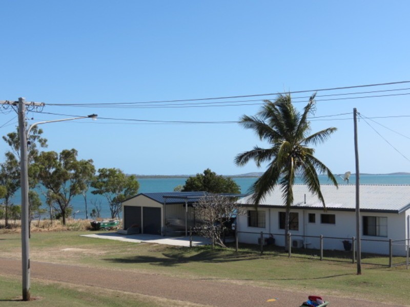 69 Whyte Avenue, Bowen QLD 4805