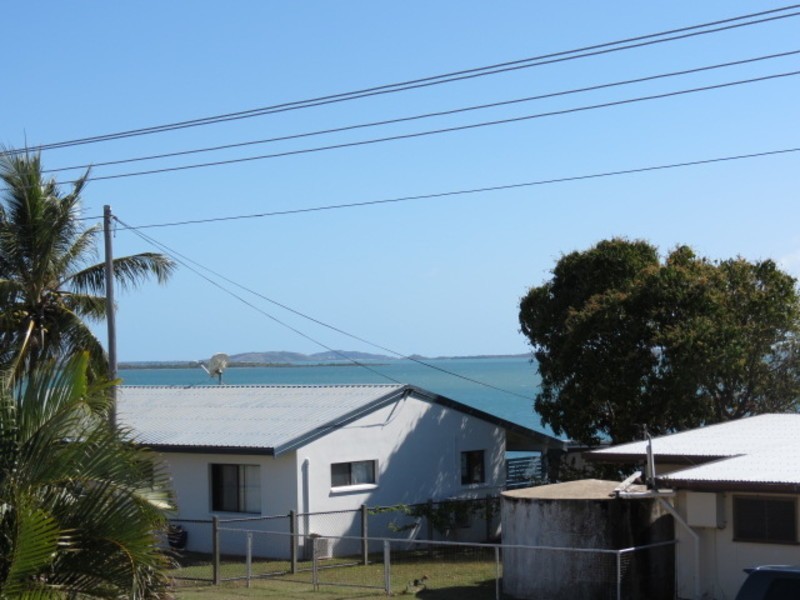 69 Whyte Avenue, Bowen QLD 4805
