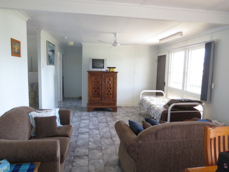 69 Whyte Avenue, Bowen QLD 4805