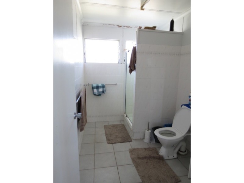69 Whyte Avenue, Bowen QLD 4805