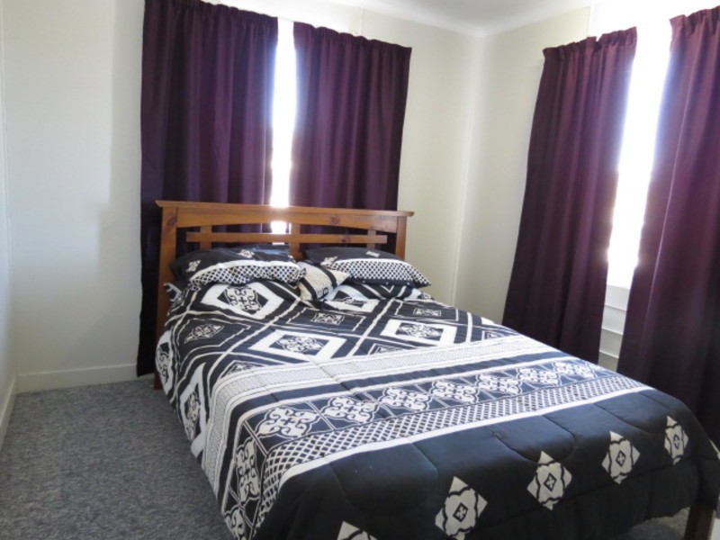 69 Whyte Avenue, Bowen QLD 4805