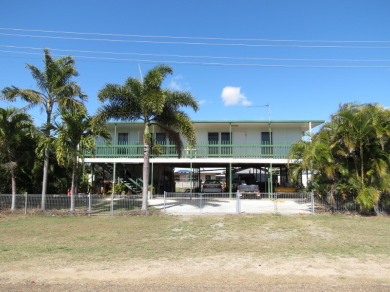 69 Whyte Avenue, Bowen QLD 4805