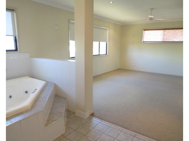 34 Wentworth Street, Bowen QLD 4805