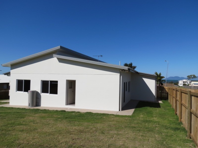 9 Marine Parade, Bowen QLD 4805