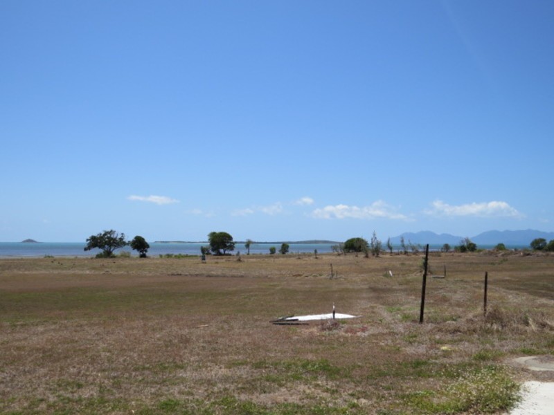 12 Bayside Court, Bowen QLD 4805