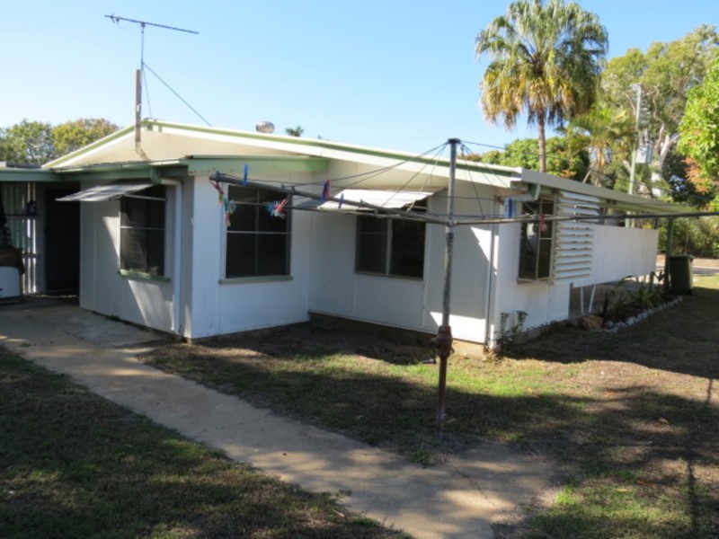 2/6 Webster Street, Bowen QLD 4805