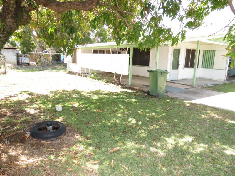 2/6 Webster Street, Bowen QLD 4805