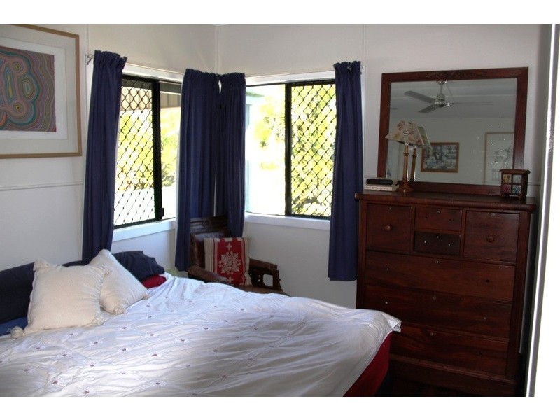 16 Field Street, Bowen QLD 4805