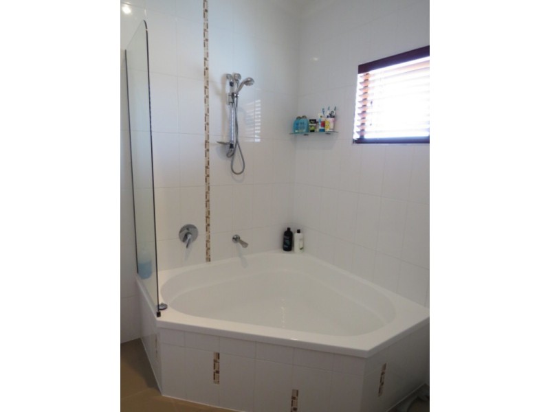 31 Marine Parade, Bowen QLD 4805