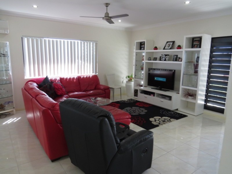 16 Reynolds Street, Bowen QLD 4805