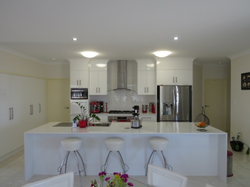 16 Reynolds Street, Bowen QLD 4805