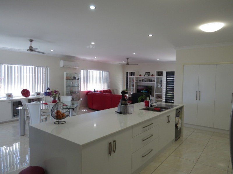 16 Reynolds Street, Bowen QLD 4805