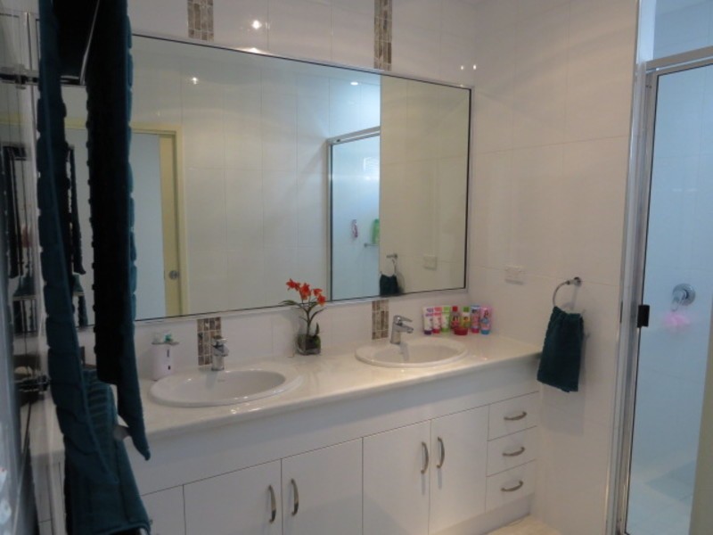 16 Reynolds Street, Bowen QLD 4805