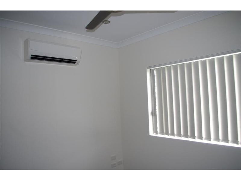 16 Reynolds Street, Bowen QLD 4805