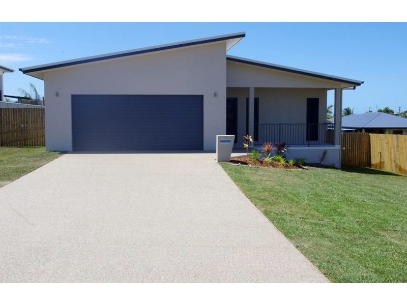 16 Reynolds Street, Bowen QLD 4805