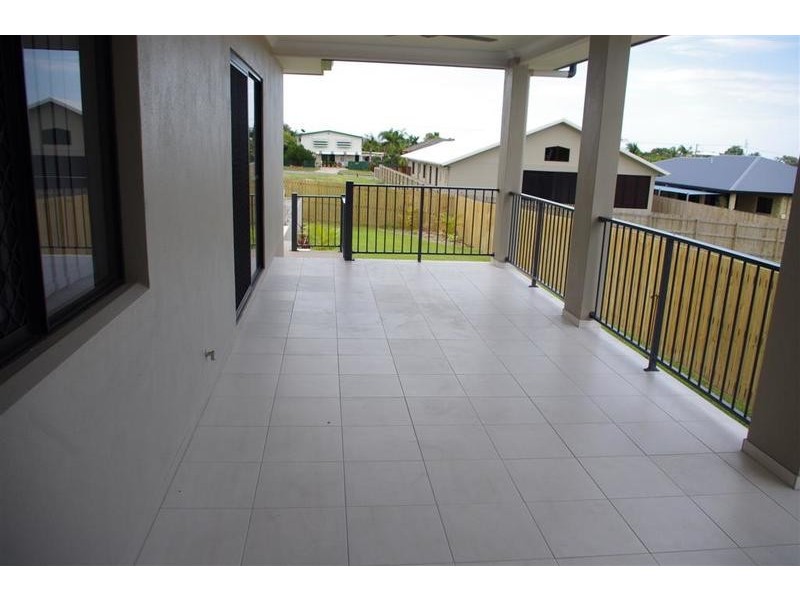 16 Reynolds Street, Bowen QLD 4805