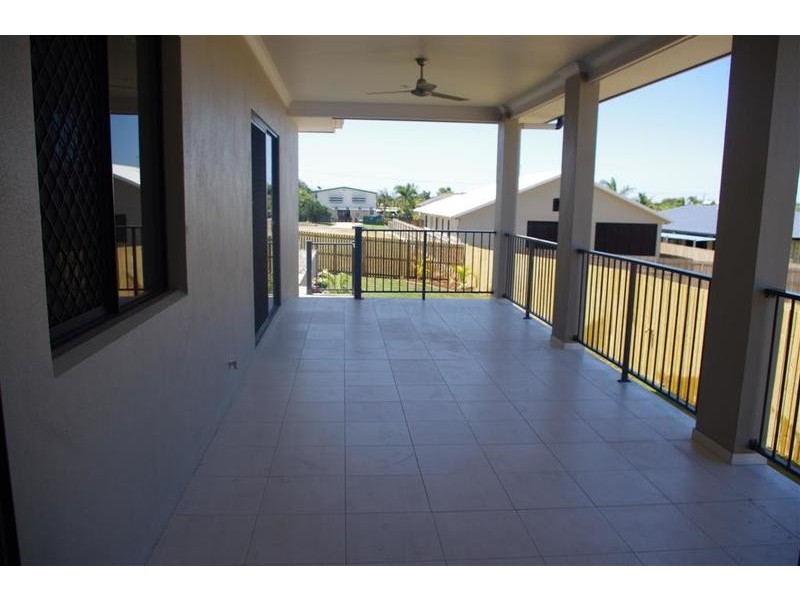 16 Reynolds Street, Bowen QLD 4805