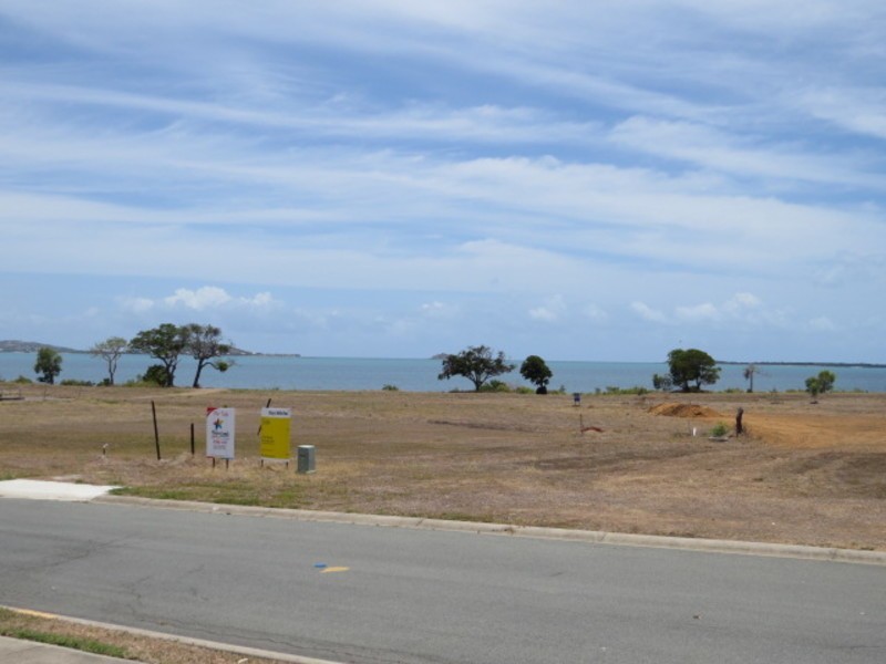 7 Bayside Court, Bowen QLD 4805