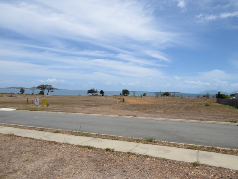 7 Bayside Court, Bowen QLD 4805