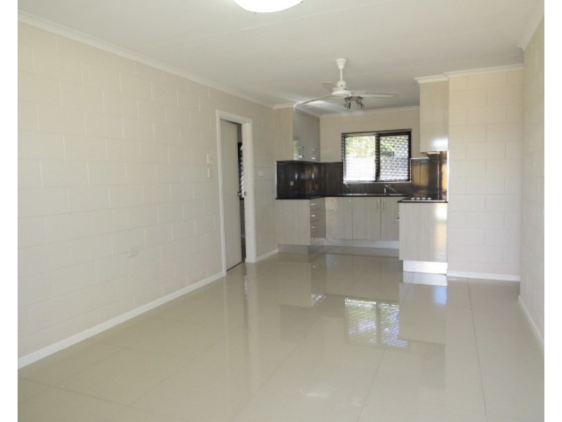 1/89 Powell Street, Bowen QLD 4805