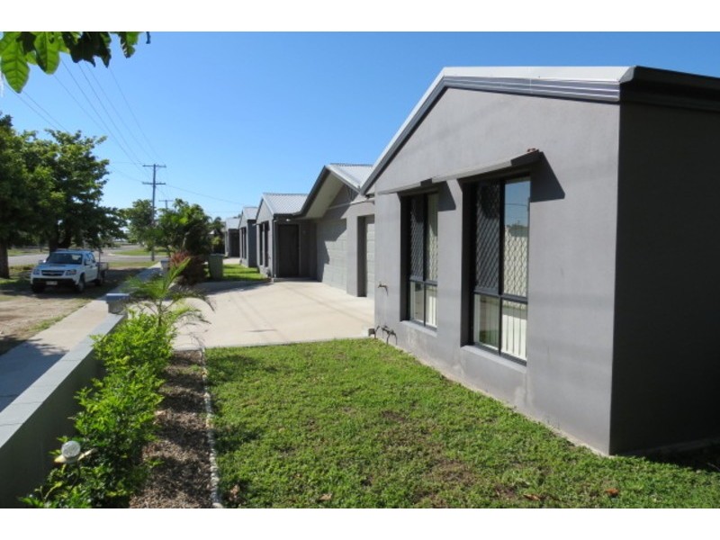 4/16 Williams Street, Bowen QLD 4805