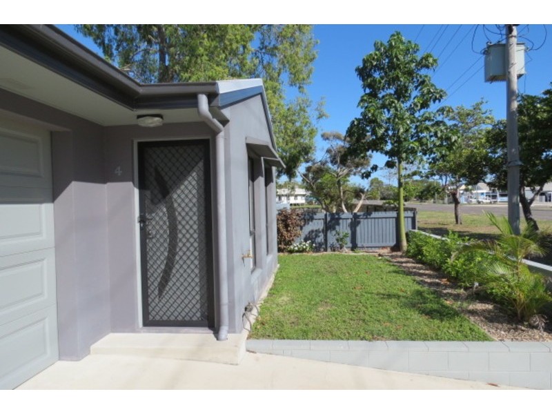 4/16 Williams Street, Bowen QLD 4805