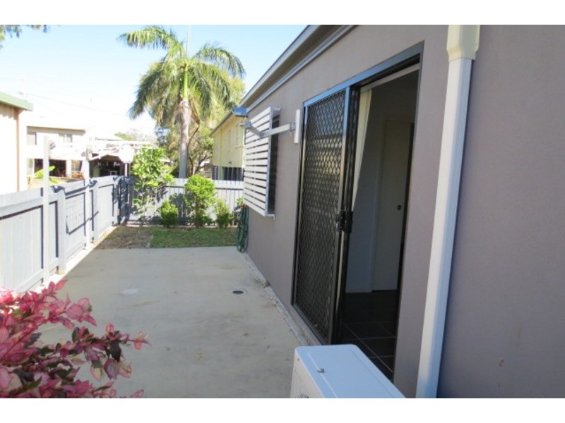 4/16 Williams Street, Bowen QLD 4805