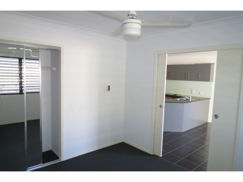 4/16 Williams Street, Bowen QLD 4805