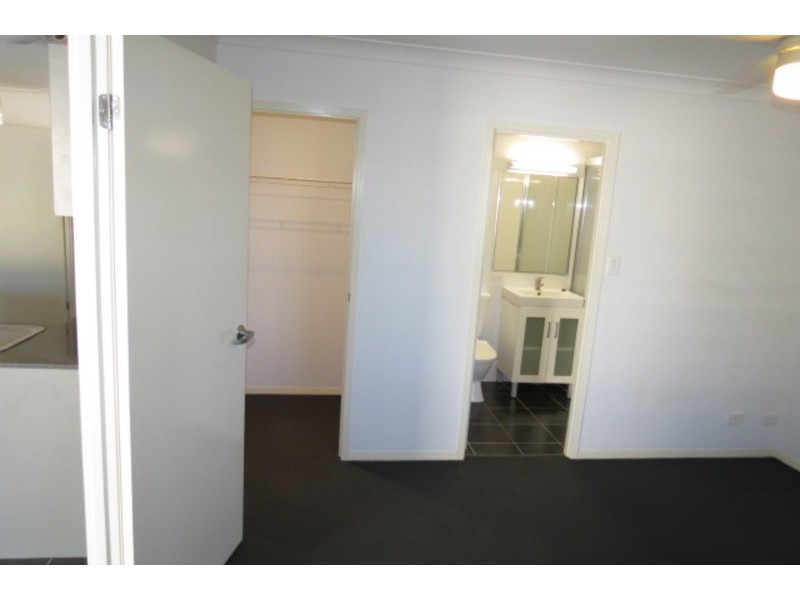 4/16 Williams Street, Bowen QLD 4805