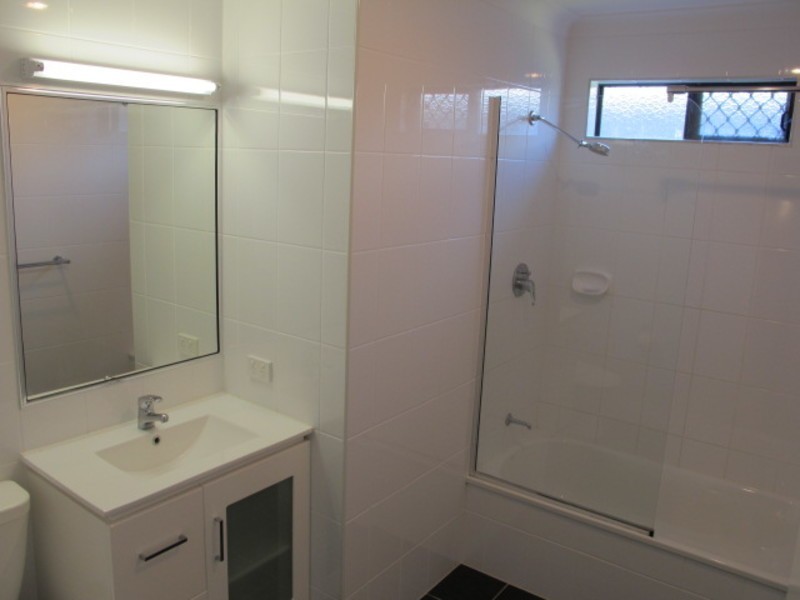 4/16 Williams Street, Bowen QLD 4805