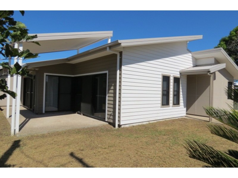 1 /8 Gilbert Street, Bowen QLD 4805