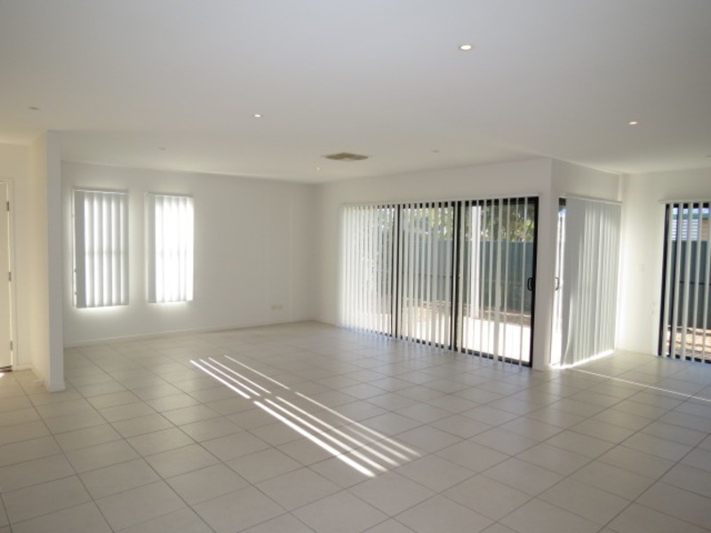1 /8 Gilbert Street, Bowen QLD 4805