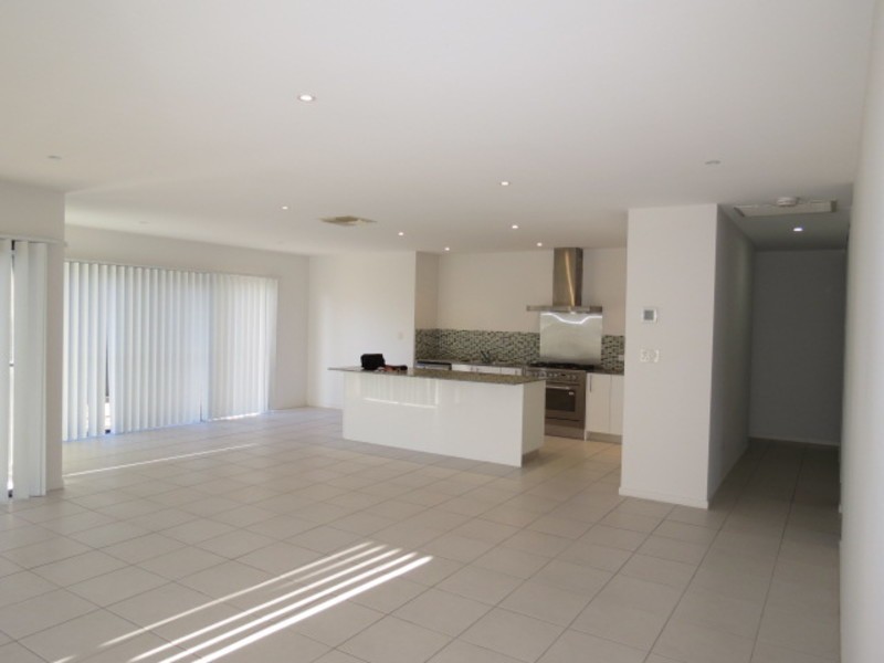 1 /8 Gilbert Street, Bowen QLD 4805