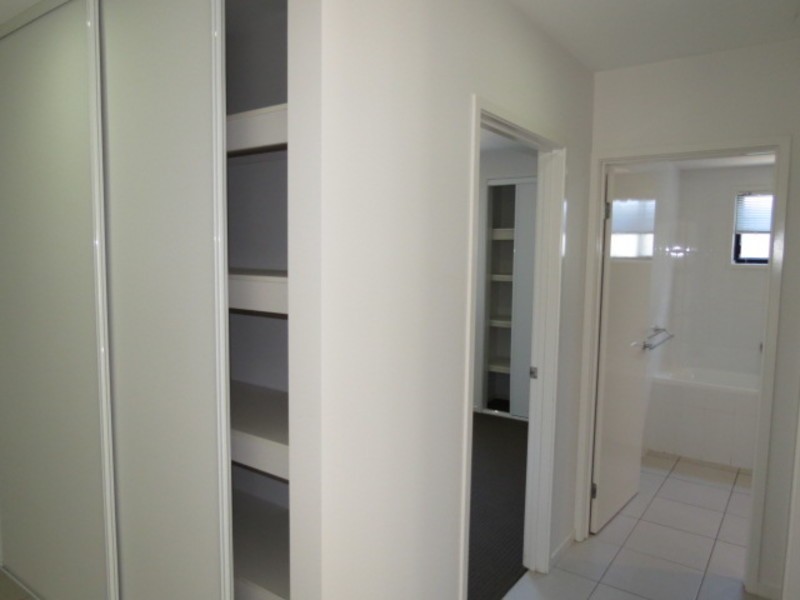 1 /8 Gilbert Street, Bowen QLD 4805