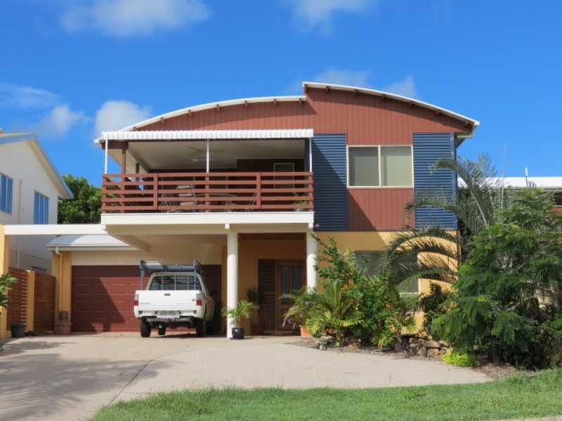 2/104 Dalrymple Street, Bowen QLD 4805