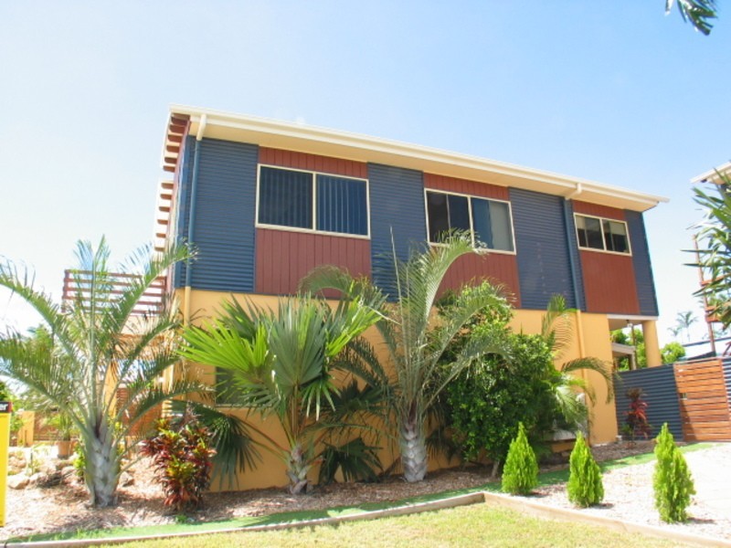 2/104 Dalrymple Street, Bowen QLD 4805