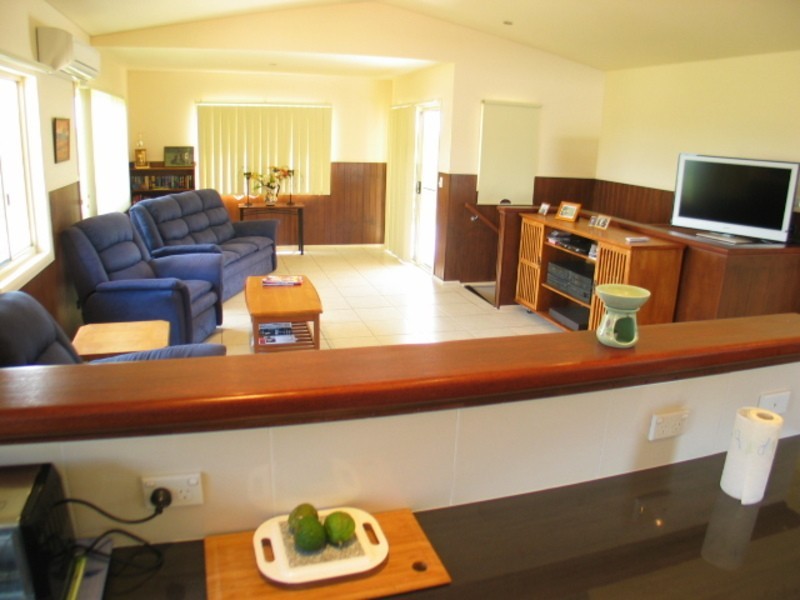 2/104 Dalrymple Street, Bowen QLD 4805