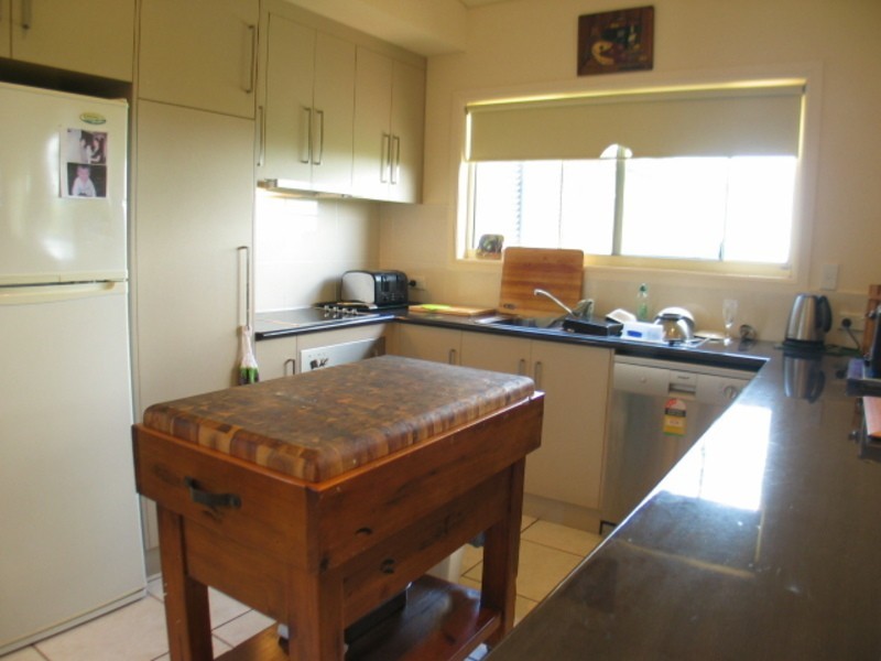 2/104 Dalrymple Street, Bowen QLD 4805