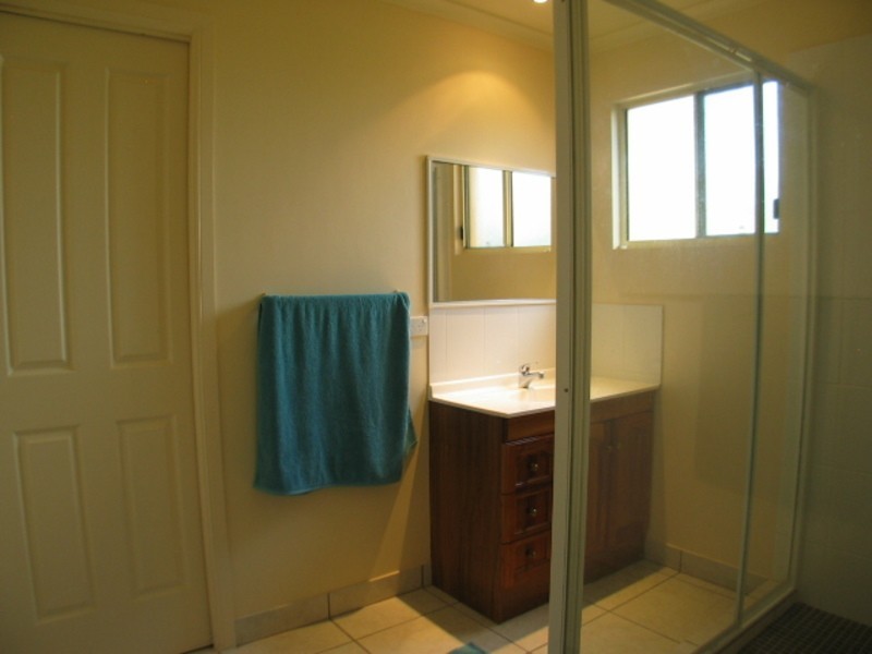 2/104 Dalrymple Street, Bowen QLD 4805