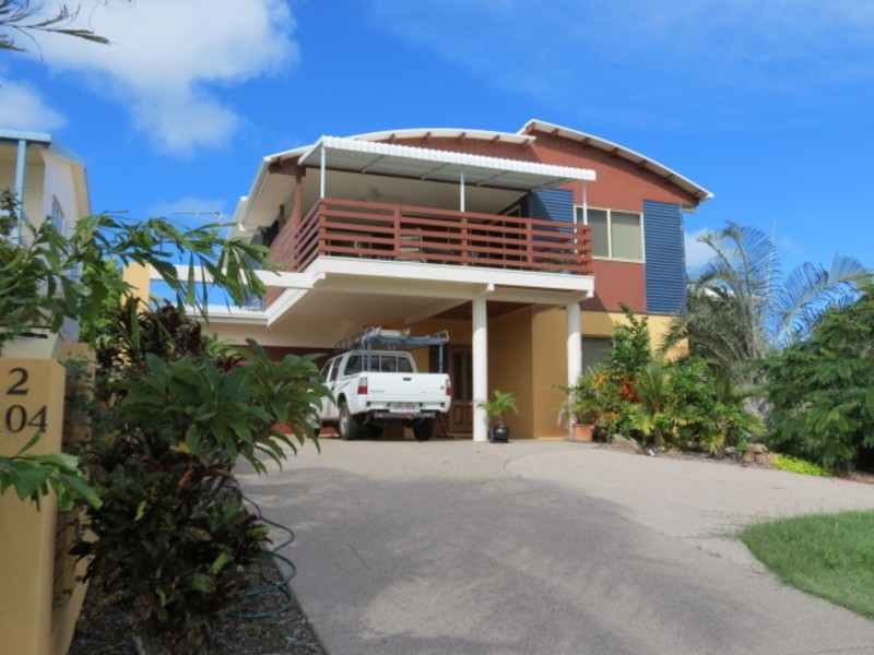 2/104 Dalrymple Street, Bowen QLD 4805