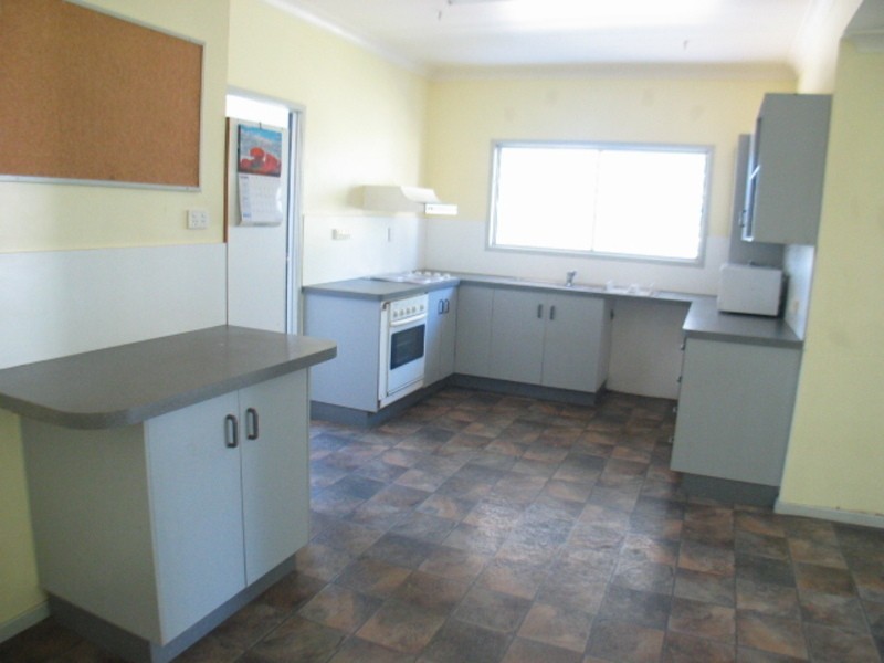 72 Livingstone Street, Bowen QLD 4805