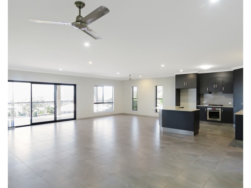 110 – 112 Ocean View Drive, Bowen QLD 4805