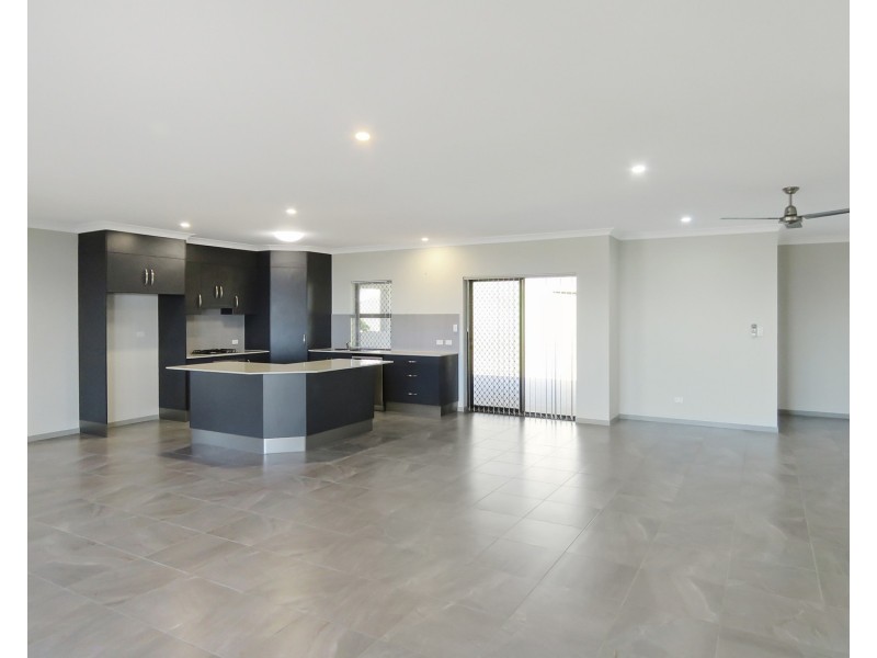110 – 112 Ocean View Drive, Bowen QLD 4805